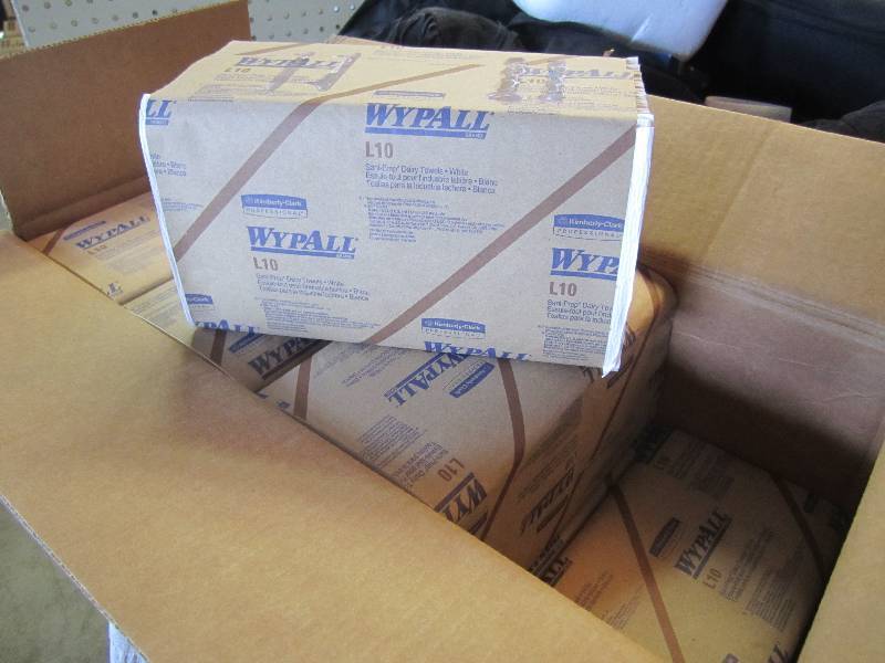 lot 37 image: Case of 2400 Sani-Prep Dairy Towels...