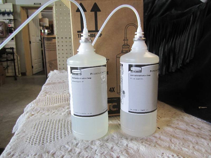 lot 51 image: Case of 4 OneShot 800ml Soap Refill...