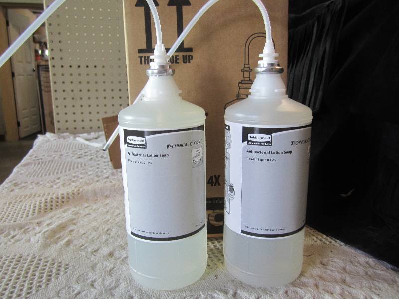 lot 54 image: Case of 4 OneShot 800ml Soap Refill...