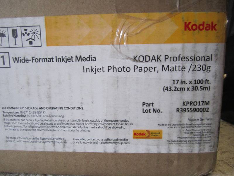 lot 92 image: Kodak Professional Inkjet Photo Pap...