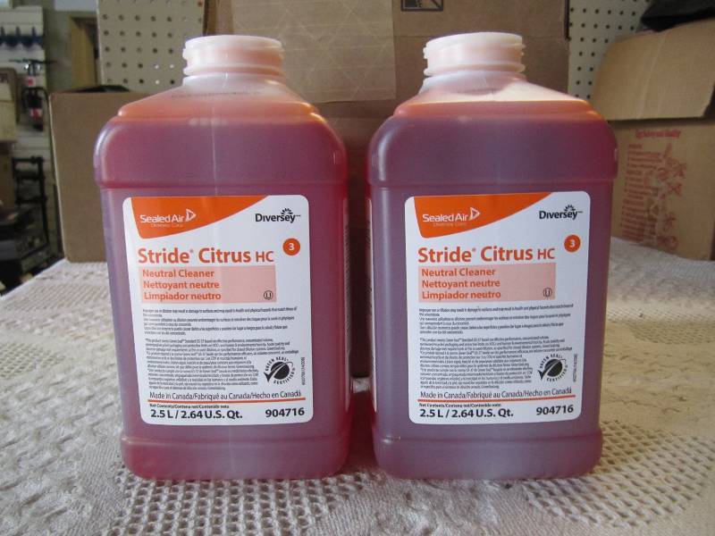 lot 104 image: 2pk Sealed Air Stride Citrus Neutra...