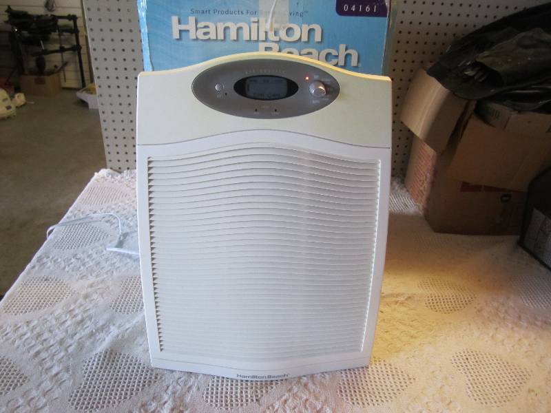 lot 137 image: Hamilton Beach Air Purifier Powers ...