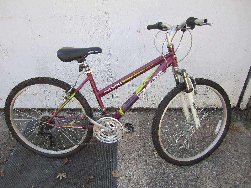 lot 152 image: Roadmaster 26 18-Speed Bicycle...