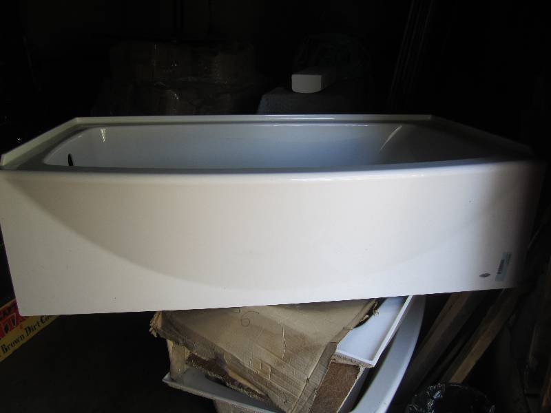 lot 155 image: Ovation Left Hand Drain Fiberglass ...