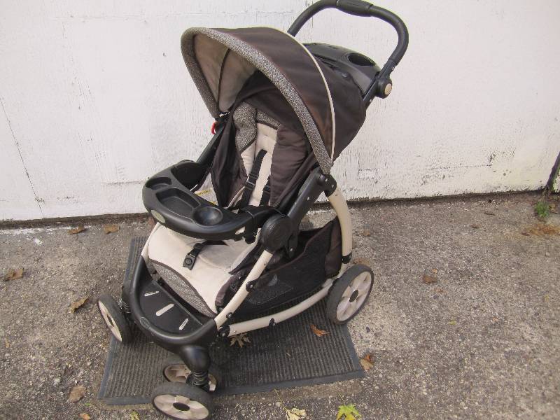 lot 159 image: Graco Stroller ...