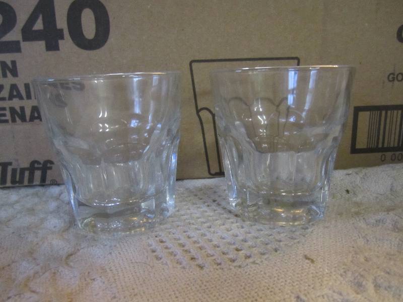 lot 174 image: Case of 36 Libbey Gibraltar 8 oz Ro...