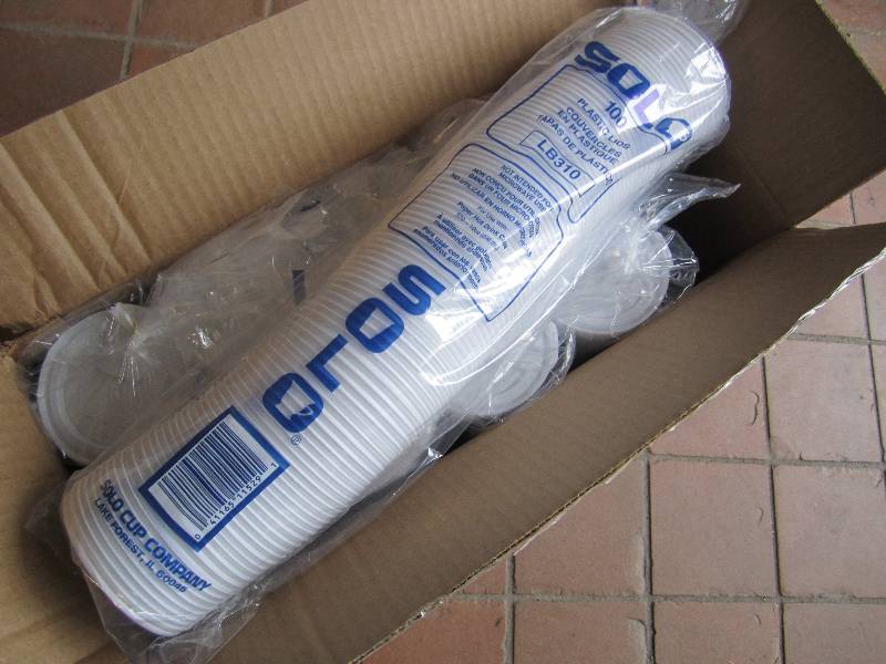 lot 181 image: Case of 1000 Solo Plastic Lids Use ...