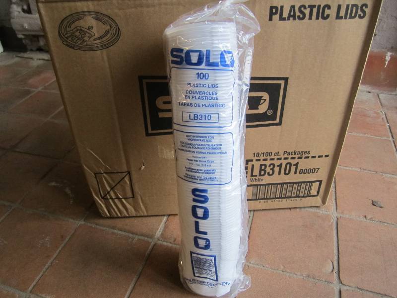 lot 182 image: Case of 1000 Solo Plastic Lids Use ...