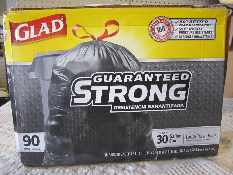 lot 190 image: Box of 90 Glad Large 30 Gallon Tras...