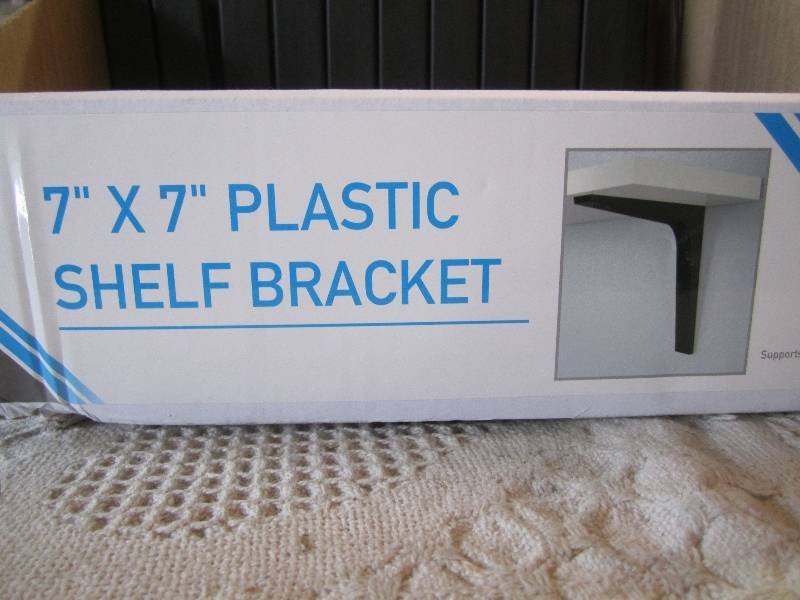 lot 196 image: Display Box with 21 - 7 x 7 Plast...