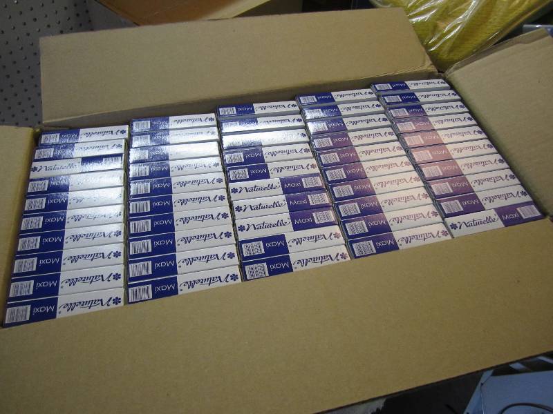 lot 210 image: Case of 250 Individually Packed Nat...