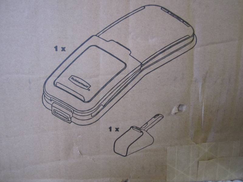 lot 218 image: Rubbermaid Slanted Slide Back Lid w...