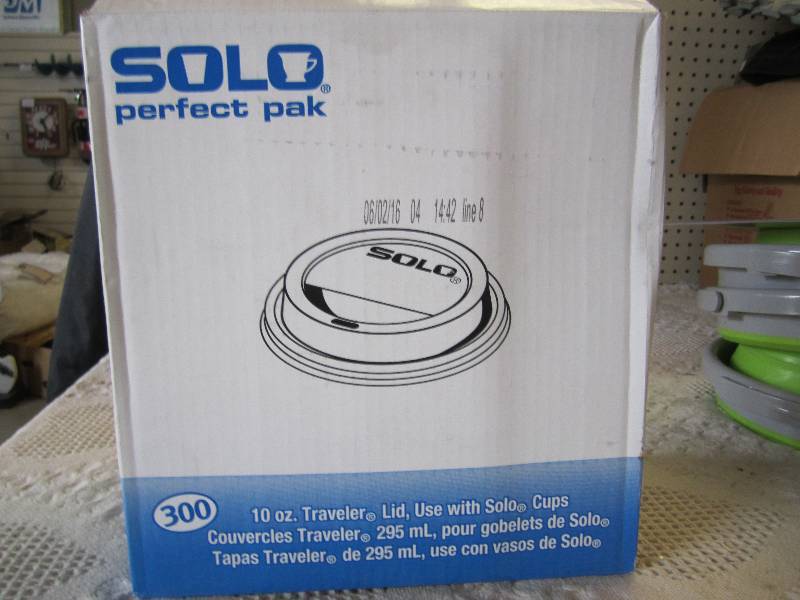 lot 242 image: Case of 300 Solo 10 oz Traveler Cup...