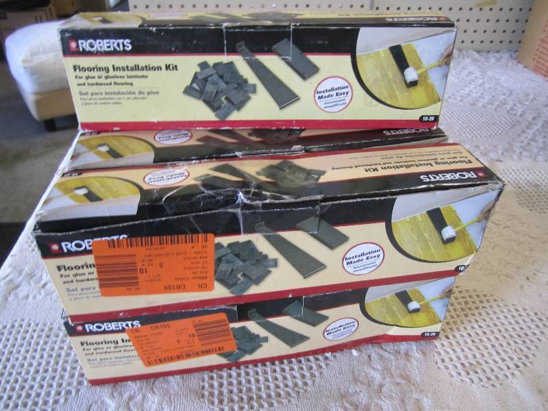 lot 249 image: Lot of 9 Boxes Roberts Flooring Ins...