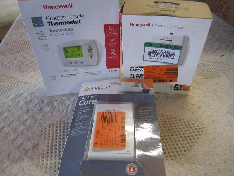 lot 253 image: Lot of 3 Thermostats Open Packaging...
