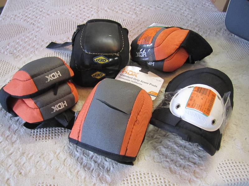 lot 257 image: Lot of 5 pair Knee Pads ...