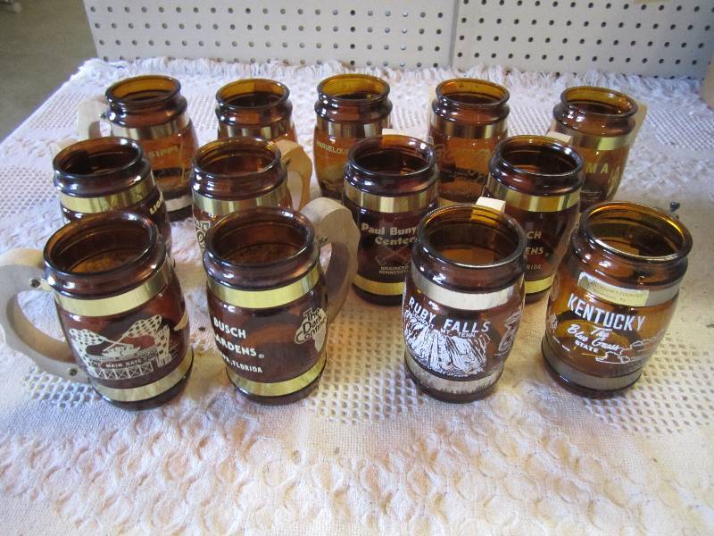 lot 272 image: Lot of 13 Vintage Brown Glass Wood ...