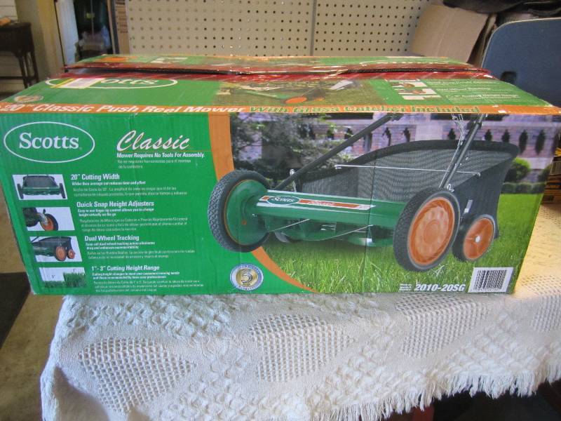 lot 279 image: Scotts 20 Classic Push Reel Mower ...