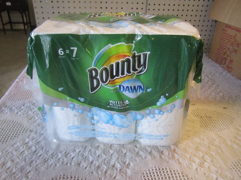 lot 285 image: Pack of 6 Bounty Paper Towels...