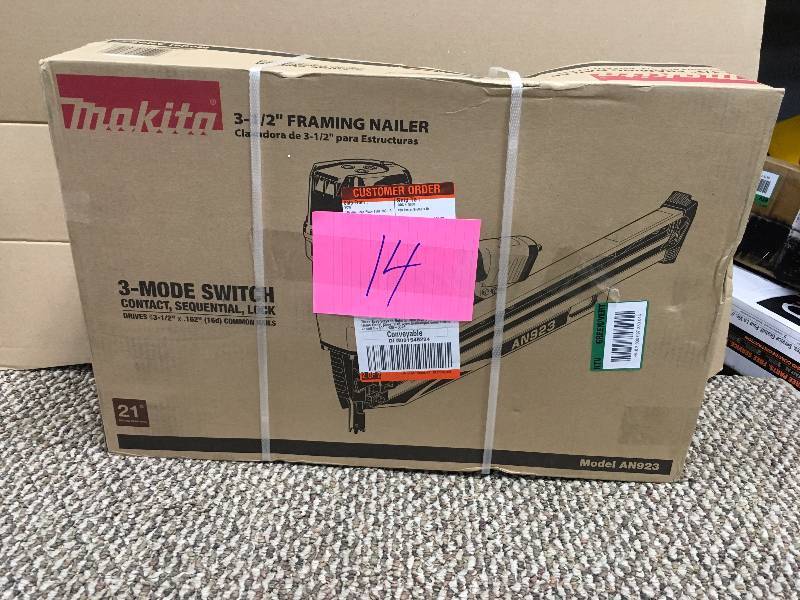 Makita USA - 3-12 in. Pneumatic 21° Full Round Head Framing Nailer never used