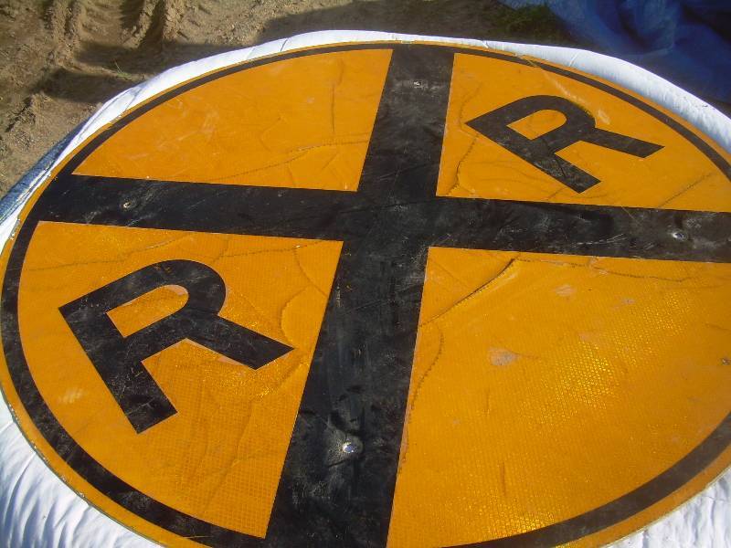 RR CROSSING SIGN