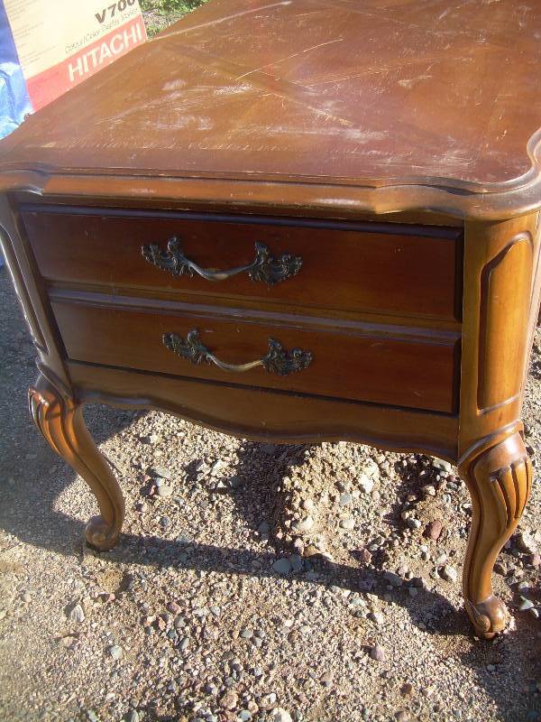 VINTAGE END TABLE