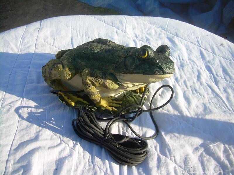HALOGEN FROG LIGHT