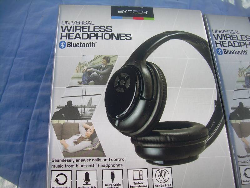 3 WIRELESS BLUE TOOTH HEAD SETS