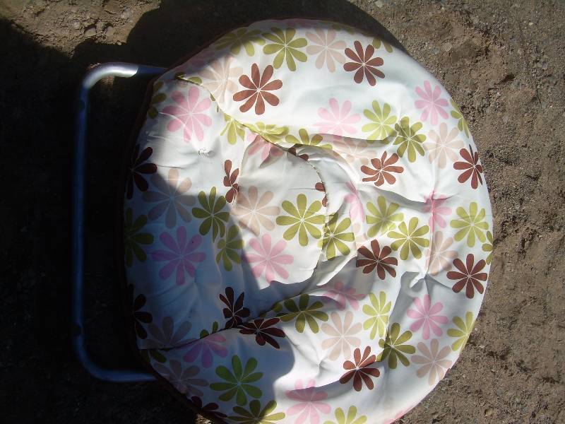 ROUND CHAIR