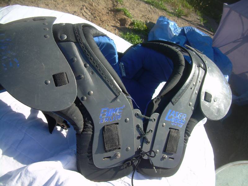 LEATHER POOL STICK BAG AND FOOT BALL SHOULDER PADS