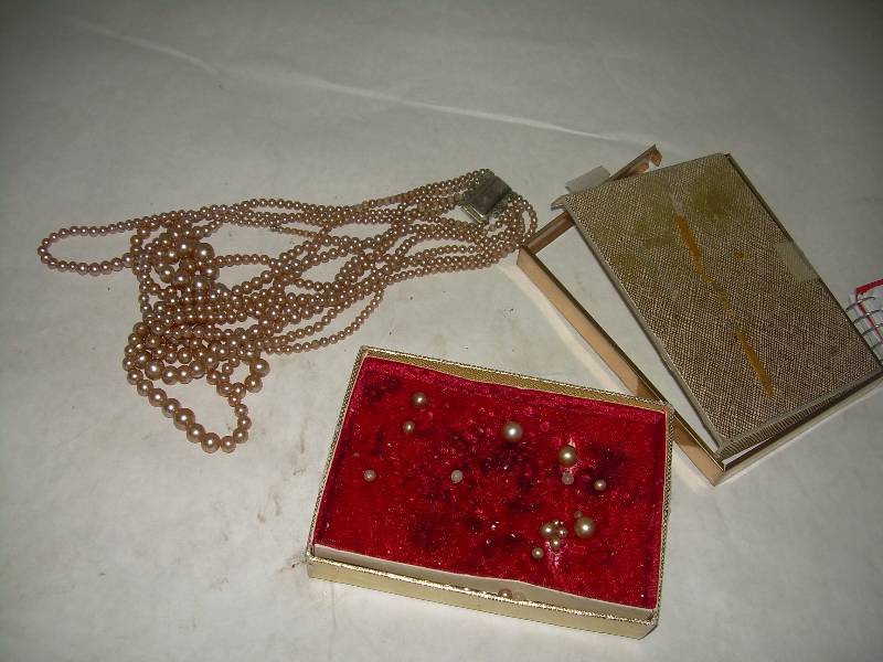 VINTAGE PEARL NECKLACE