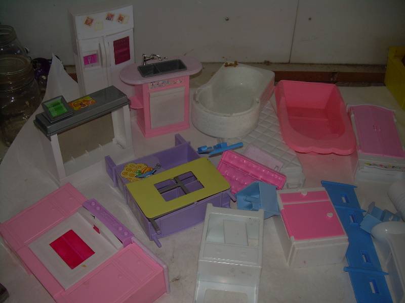COLLECTIBLE BARBIES
