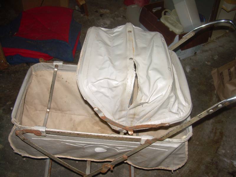 ANTIQUE BABY BUGGY