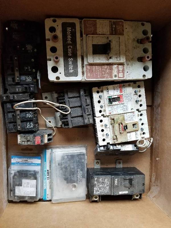 lot 92 image: Electrical - Lot - Misc 3-Phase & Single Phase Breakers