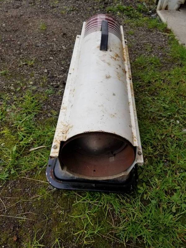 lot 23 image: Ready Heater, 30,000 BTU, Has some fuel in it.