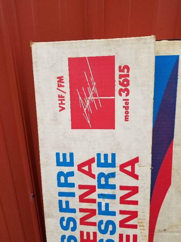 lot 25 image: Lot - 2 Crossfire VHF Antennas Model 3615 & 1 UHF Antenna