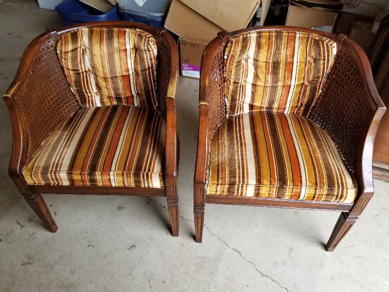 lot 30 image: Pair - Vintage Mid Century Modern Chairs