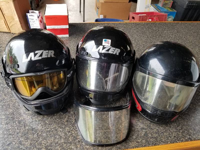 lot 36 image: Lot - Helmets, Size L.