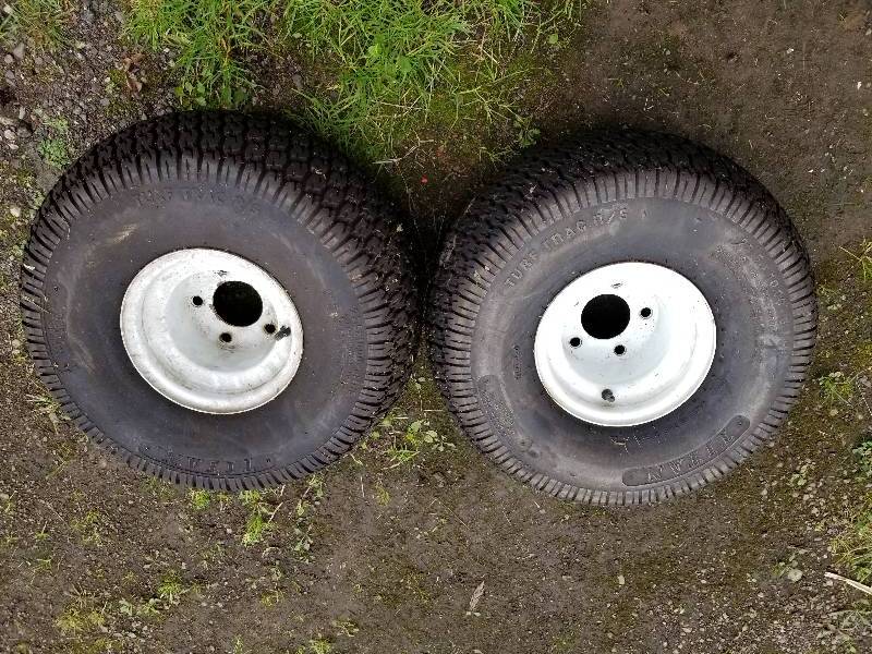 lot 40 image: Pair - Lawnmower Tires, New, Titan 22.5x10.00-8 NHS