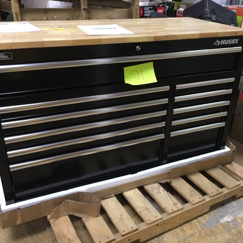 lot 21 image: Husky 52 in 11 drawer tool box not used