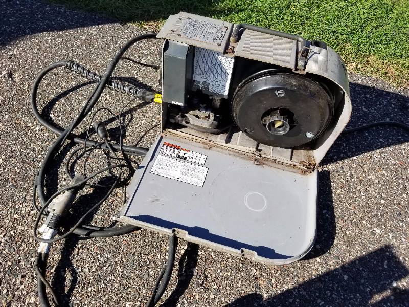 lot 2 image: Lincoln LN-25 Welder