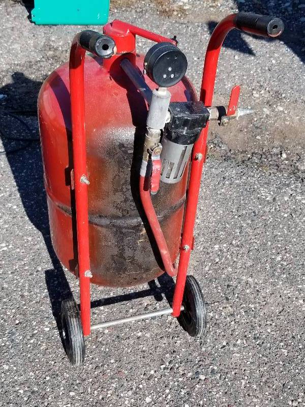lot 7 image: Sand Blaster Tank