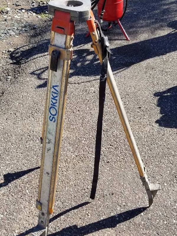 lot 11 image: Sokkia Transit Tripod