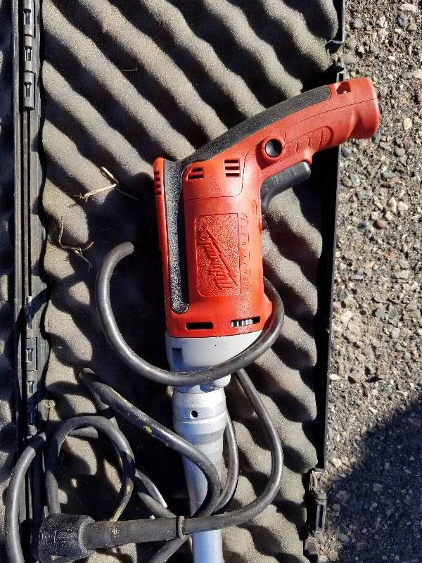 lot 18 image: Milwaukee Heavy Duty Sheetrock Gun