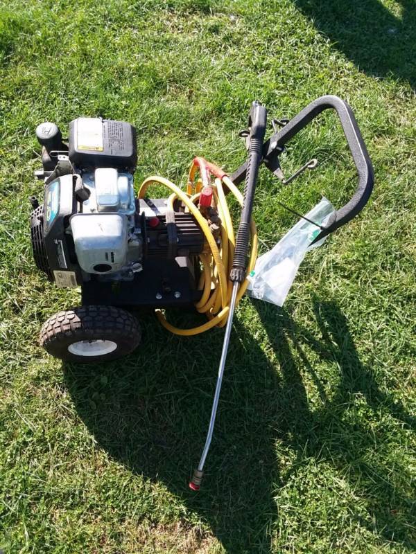 lot 12 image: NorthStar Pressure washer - Honda 5HP motor 2000psi