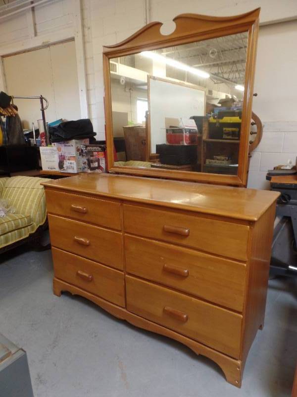 lot 614 image: DRESSER WITH MIRROR