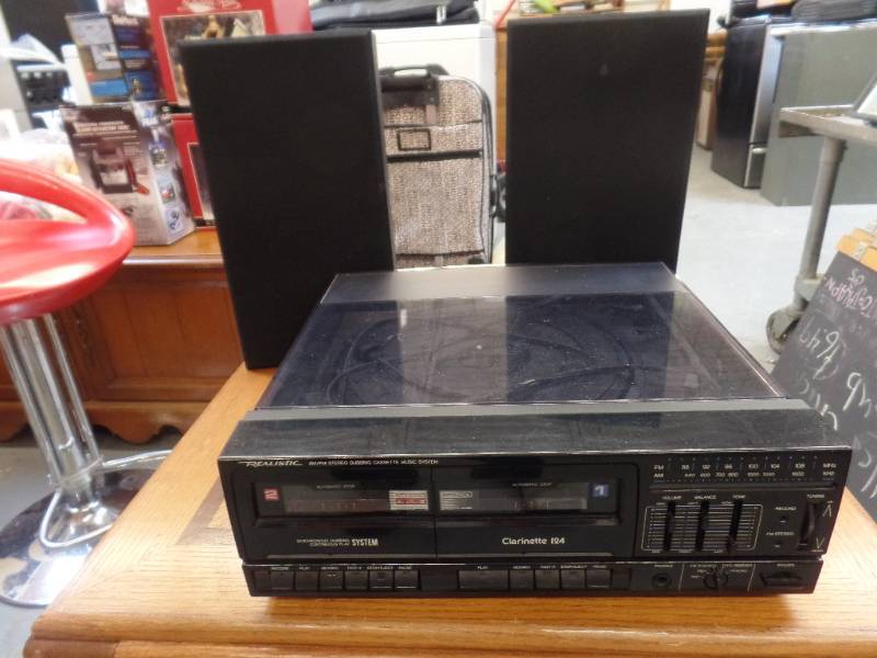 lot 626 image: REALISTIC STEREO