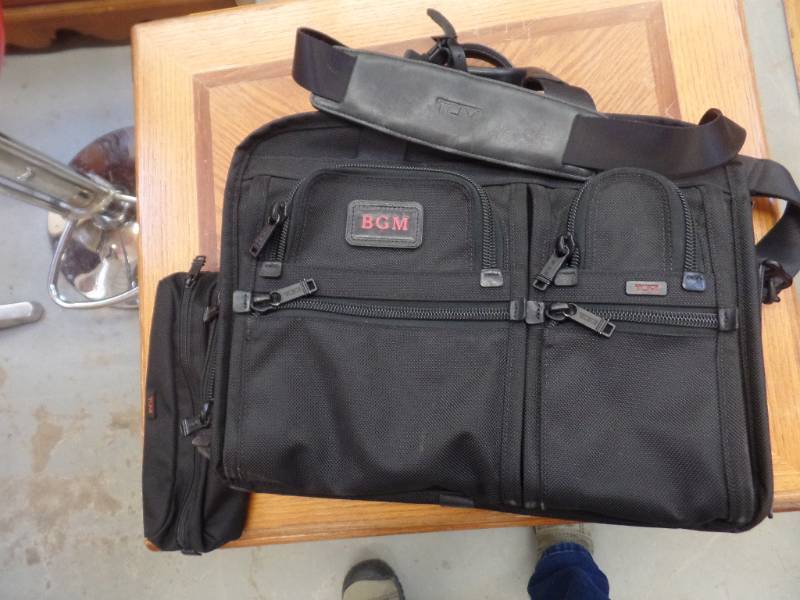 lot 633 image: TUMI LAPTOP BRIEFCASE BAG