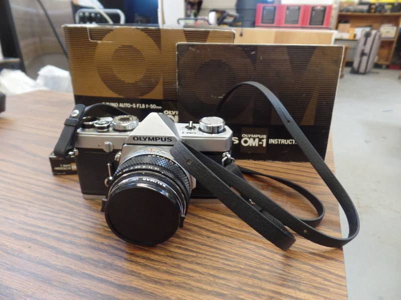 lot 644 image: VINTAGE OLYMPUS CAMERA