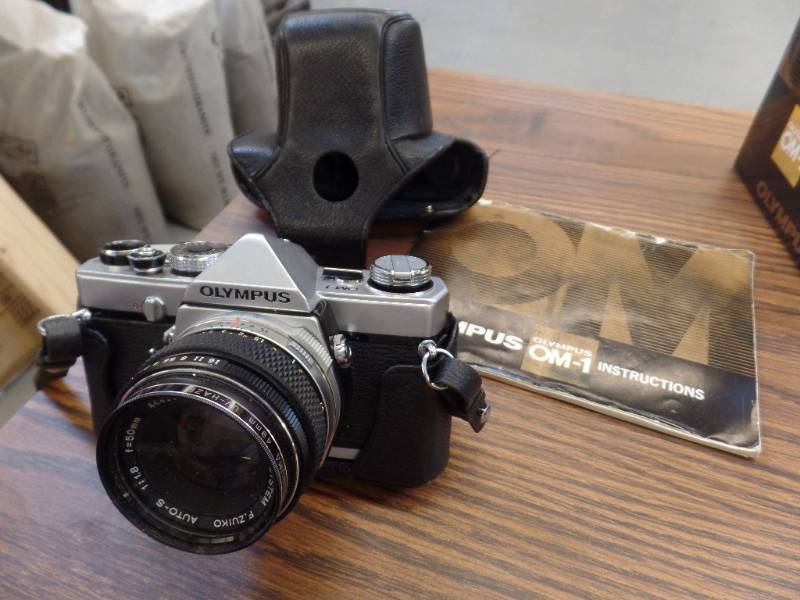 lot 645 image: VINTAGE OLYMPUS CAMERA